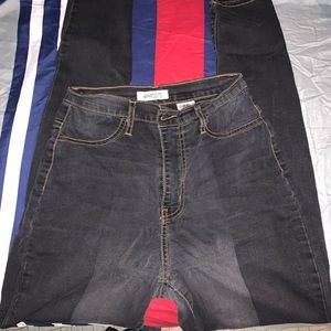 💚 Super-High Waisted Jeans